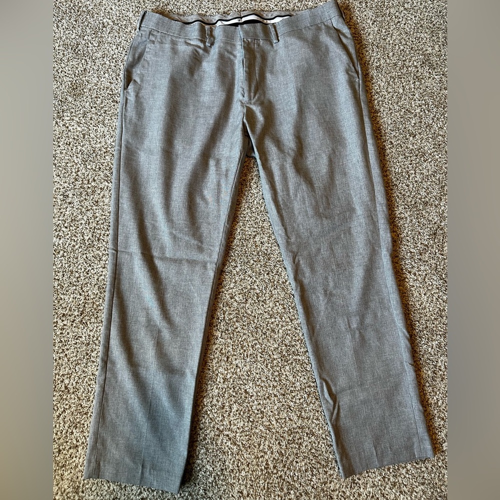 Haggar Men's Classic Gray Dress Pants 38/30